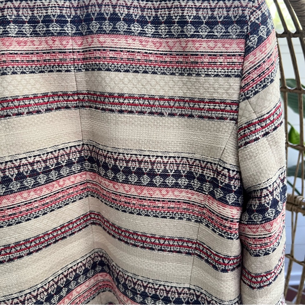 Tahari ASL Cream and Blue Patterned Blazer - Picture 11 of 12